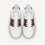 Louis Vuitton モノグラム・スタッズ スニーカー 1A8FJA