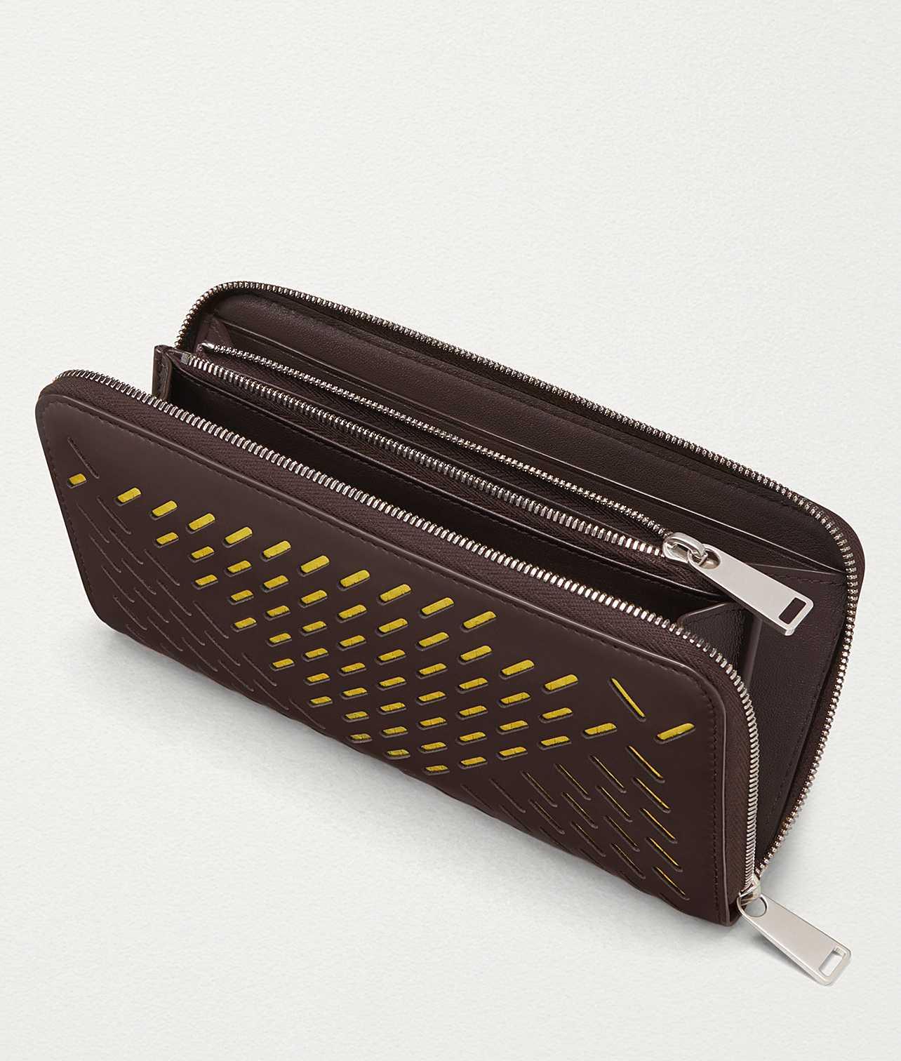 ボッテガ ヴェネタ パーフォレーテッドカーフ ファスナー長財布 ブラウン×イエロー 573431 VBOY2 2113