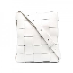 ボッテガヴェネタ BOTTEGA VENETA スムースレザー メッセンジャーバッグ ショルダーバッグ 649601 VMAY1 9007