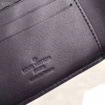 ルイヴィトン LOUISVUITTON モノグラムシャドウ ポルトフォイユミュルティプル 二つ折り札入れ イニシャル M62901