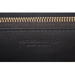 ボッテガヴェネタ BOTTEGA VENETA イントレチャート ジップ ウォレット 577775 VOOBH 2695
