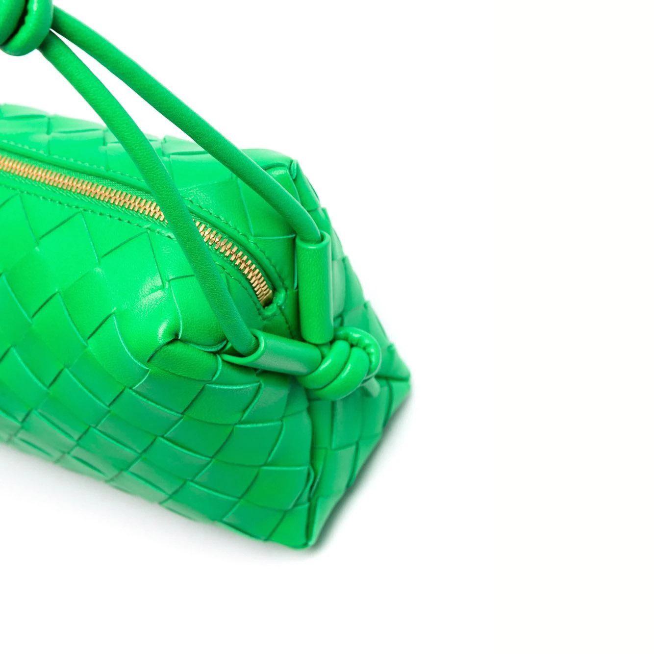 ボッテガヴェネタ BOTTEGA VENETA イントレチャートレザー クロスボディミニバッグ ショルダーバッグ 666683 VCPP3 3722