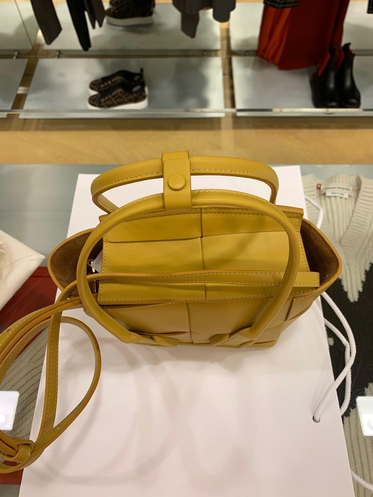 ボッテガヴェネタ BOTTEGA VENETA ハンドバッグ 2WAY レディース  ミニ ザ・アルコ GOAT 600606-va981-7717​
