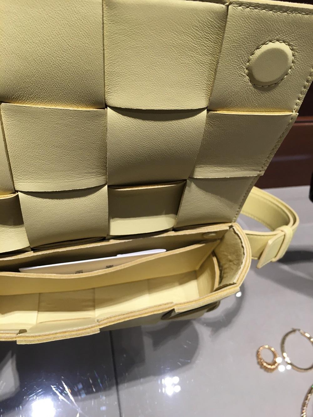 ボッテガ ヴェネタBOTTEGA VENETA ザ・ベルト カセット ウエストバッグ  カセット イントレナッパレザー 639367VMAY19316