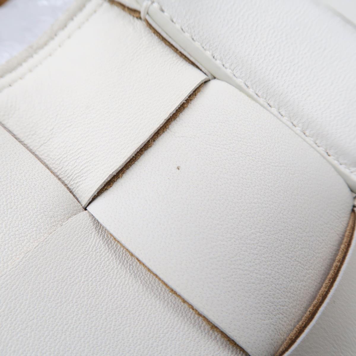 ボッテガヴェネタ BOTTEGA VENETA ミディアム MAXI イントレチャート トートバッグ 576828 VMAY1 9005