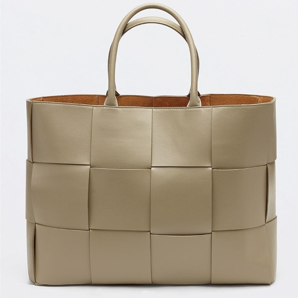ボッテガヴェネタ BOTTEGA VENETA トートバッグ ハンドバッグ ブラック メンズ 620623 VB1K0 1511