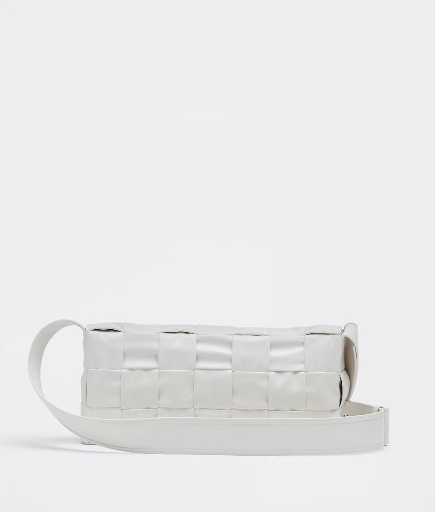 ボッテガヴェネタ BOTTEGA VENETA ユニセックス ザ・ストレッチ カセット ショルダーバッグ 629068 VCQ71 9005
