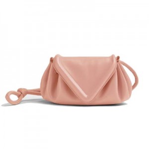 ボッテガヴェネタ BOTTEGA VENETA スモール トライアングル フラップ 6658521 VCP30 7806