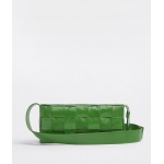 ボッテガヴェネタ BOTTEGA VENETA ユニセックス ザ・ストレッチ カセット ショルダーバッグ 629068 VCQ71 3754
