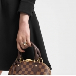 ルイヴィトン Louis Vuitton リング・エセンシャル V ゴールド M61085
