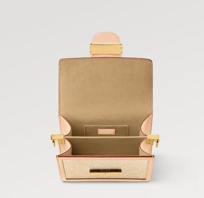 LOUIS VUITTON  モノグラム ドーフィーヌ MINI M22826