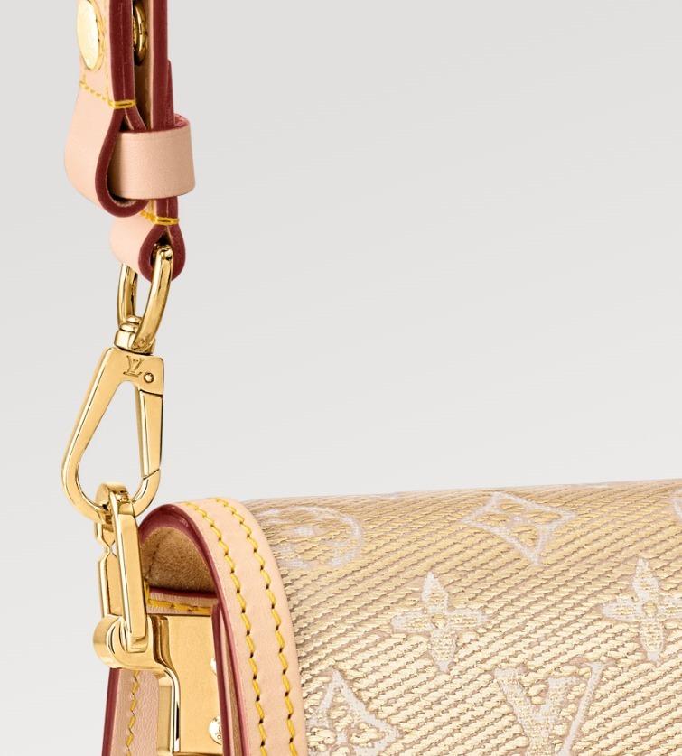 LOUIS VUITTON  モノグラム ドーフィーヌ MINI M22826