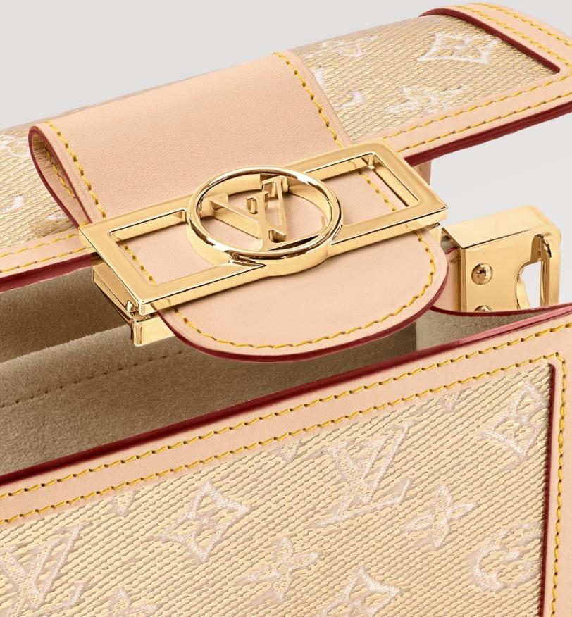 LOUIS VUITTON  モノグラム ドーフィーヌ MINI M22826
