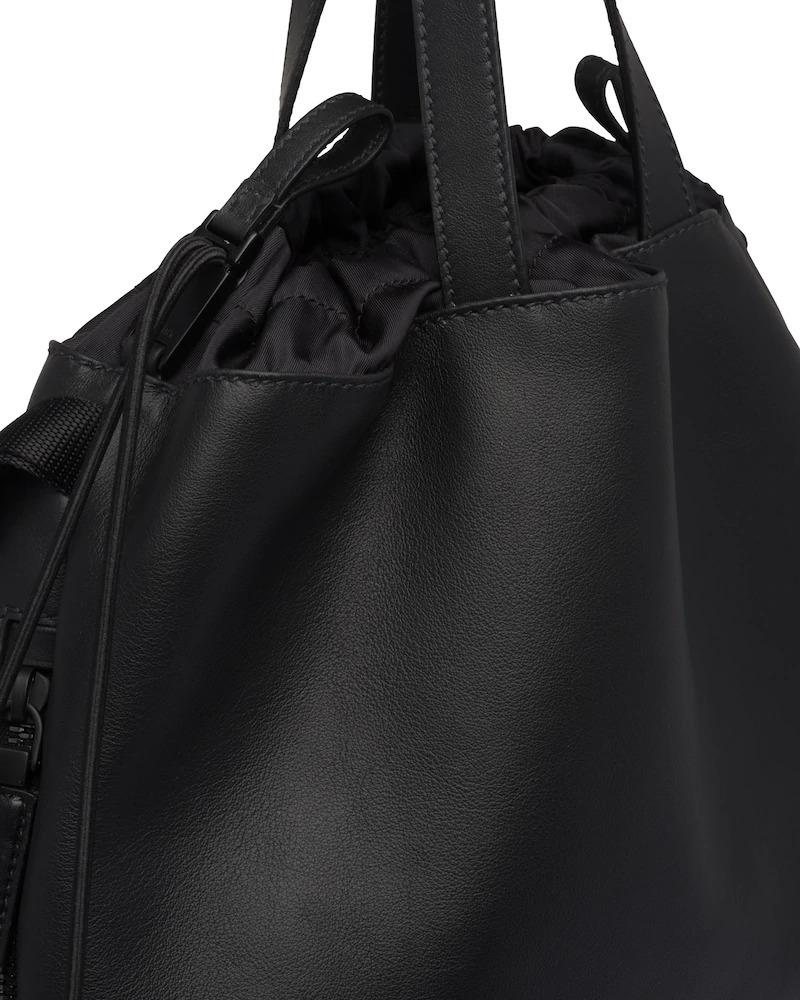 PRADA レザー バックパック リュックパック ブラック シンプル 2VZ035_2BYA_F0002