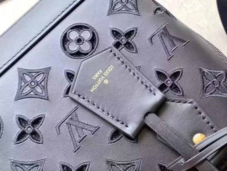 ルイヴィトン Louis Vuitton ハンドバッグ　アルマ ノワール M22878-01