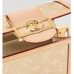 LOUIS VUITTON  モノグラム ドーフィーヌ MINI M22826