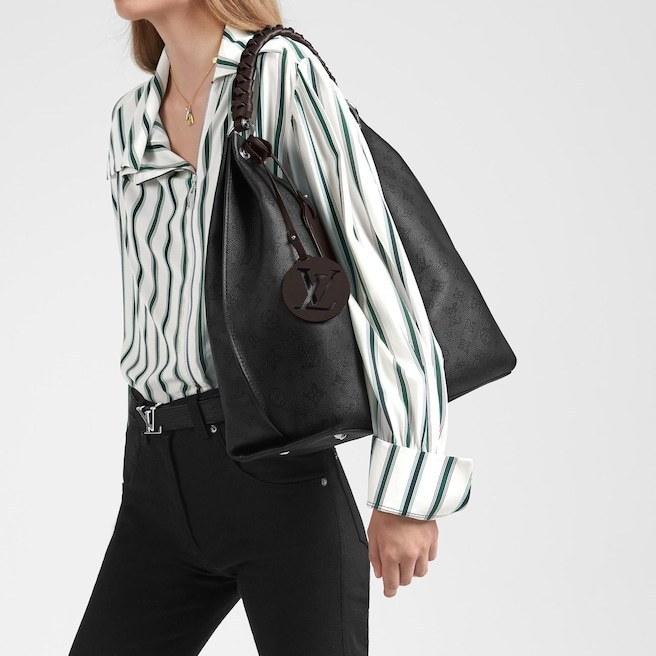 ルイ・ヴィトン LOUIS VUITTON カーメルバッグ モノグラム マヒナレザー ブラック M52950