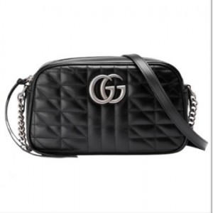 GUCCIグッチ GGマーモント キルティングショルダー スモール 447632 UM8BN 1000