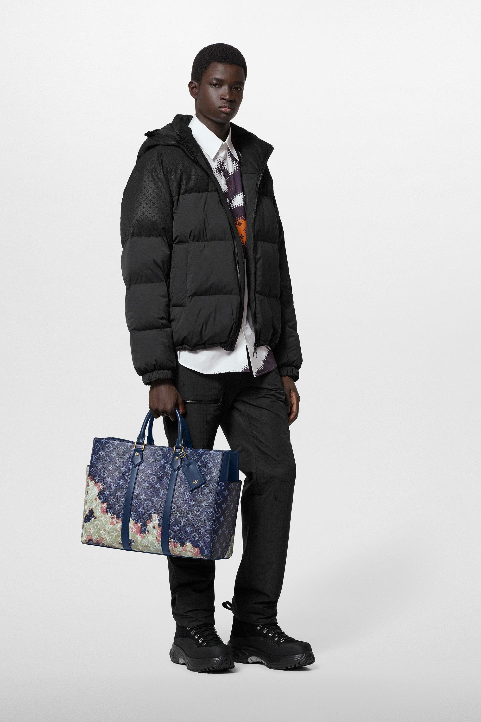 LOUIS VUITTON ダウンジャケット ロゴ フード モノグラム 1AFA35