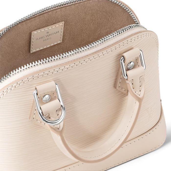 ルイヴィトン LOUIS VUITTON エピ ナノ・アルマ　M82411
