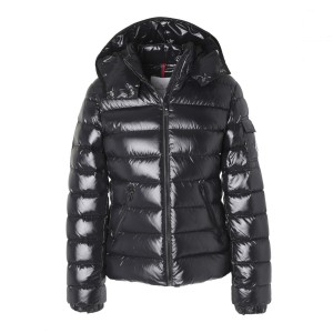 モンクレール MONCLER ダウンジャケット bady 4682705 68950 999