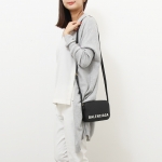 バレンシアガ バッグ レディース ショルダーバッグ ブラック VILLE CAMERA BAG XS 558171 0OTNM 1090 BLACK/L WHITE