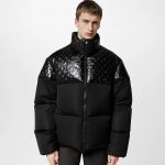 LOUIS VUITTON オーバーサイズ・ダウンジャケット モノグラム 1ABZFJ