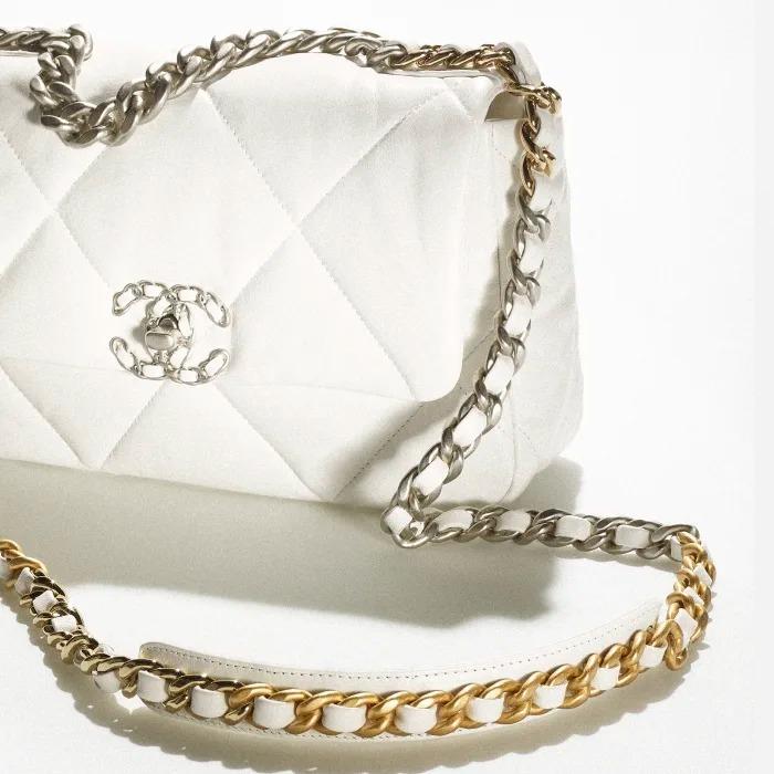 シャネル CHANEL 19 フラップ バッグ＊ショルダーバッグ AS1160 B07327 10601