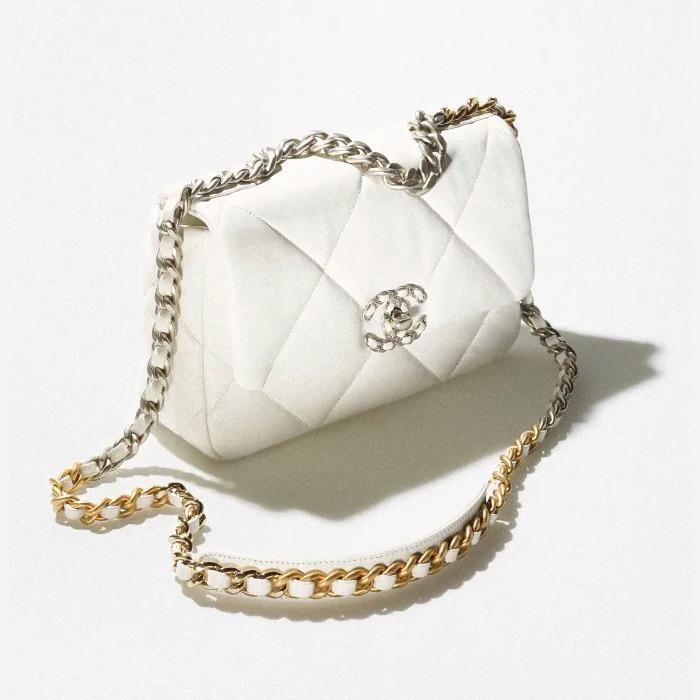 シャネル CHANEL 19 フラップ バッグ＊ショルダーバッグ AS1160 B07327 10601