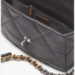 シャネル CHANEL 19 フラップ バッグ＊ショルダーバッグ AS1160 B07327 NR653