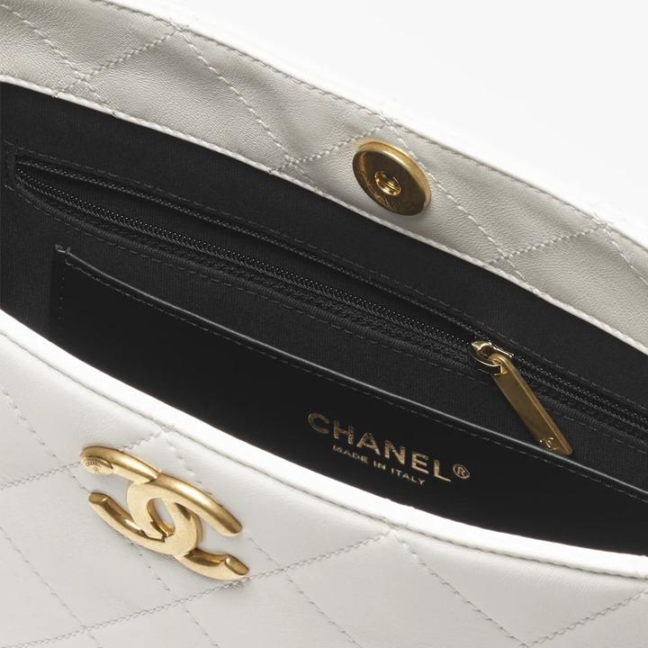シャネル激安 CHANEL ラージ ホーボー バッグ ホワイト AS4450 B14393 10601
