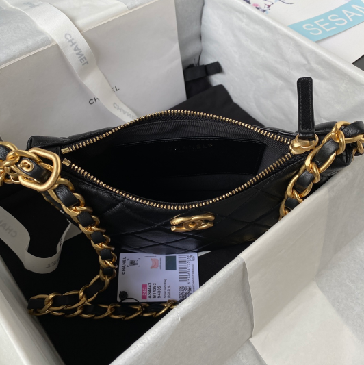 シャネル シャイニーラムスキン CHANEL ホーボーバッグ AS4443 B14393 94305