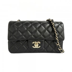 シャネル マトラッセ 20 フラップバッグ チェーンショルダーバッグ ブラック ゴールド金具 A69900