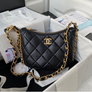 シャネル シャイニーラムスキン CHANEL ホーボーバッグ AS4443 B14393 94305