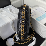 シャネル シャイニーラムスキン CHANEL ホーボーバッグ AS4443 B14393 94305