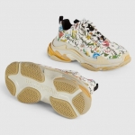 グッチ GUCCI BALENCIAGA トリプルSスニーカーハッカープロジェクト 677193 UMO20 9766