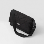 プラダ PRADA トップステッチ Re-Nylon ショルダーバッグ ブラック 2VD057_2DGW_F0002_V_OOO