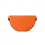 LouisVuitton LVムーン・クロスボディバッグ ミニバッグ M31029