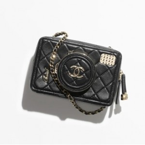 シャネル CHANEL カメラ ショルダーバッグ AS4817 B16255 94305