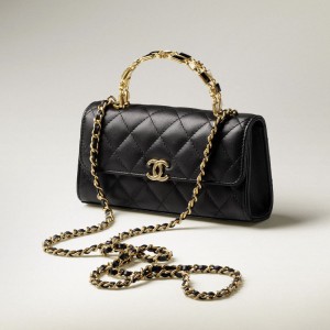 シャネル マトラッセ トップハンドルフォンケース チェーンショルダー AP2946 B08842 94305