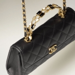 シャネル マトラッセ トップハンドルフォンケース チェーンショルダー AP2946 B08842 94305