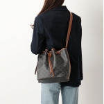 セリーヌショルダーバッグ Medium Drawstring 巾着 レディース 191392BZJ.04LU