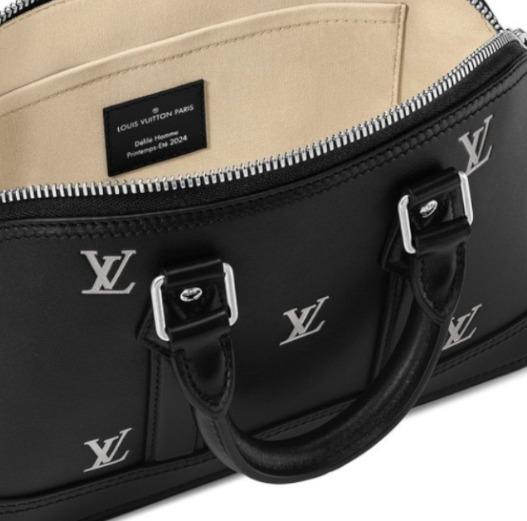ルイヴィトン Louis Vuitton ショルダーバッグ レザー LVロゴ 黒 M24529