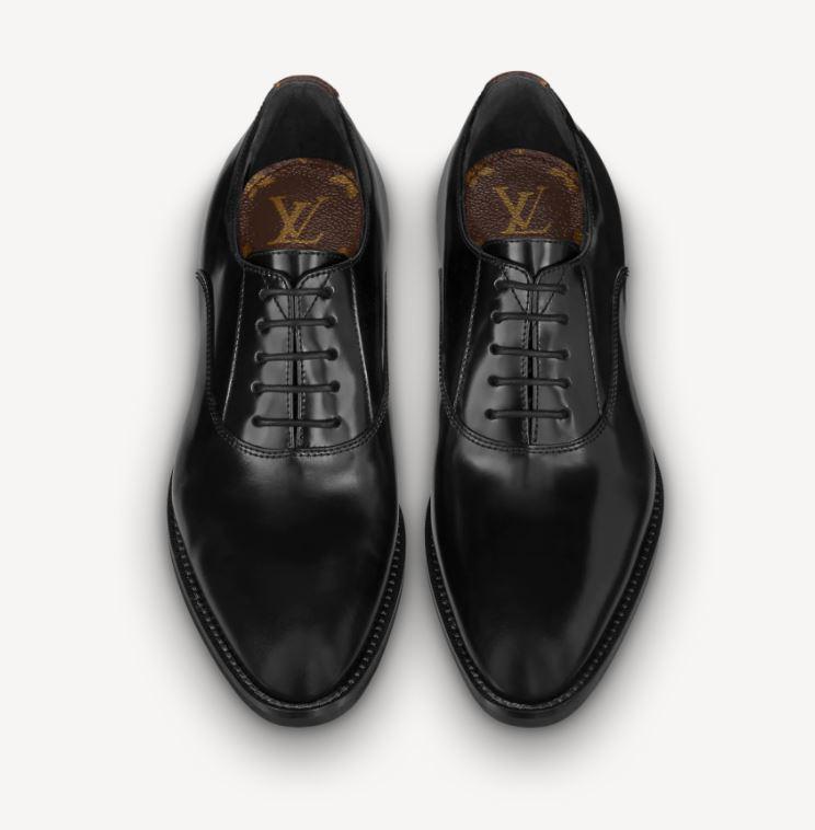 Louis Vuitton カーフレザー LVイニシャル ローファー 1A94XL 