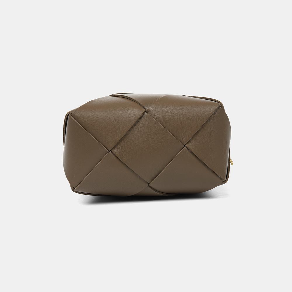 ボッテガヴェネタ ミニ カセット カメラバッグ ショルダーバッグ 701915 VCQC2 2560
