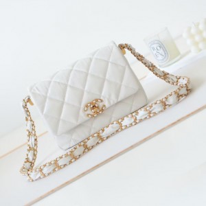 シャネル CHANEL スモール ショルダーバッグ レディース ホワイト AS4423