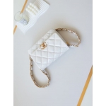 シャネル CHANEL スモール ショルダーバッグ レディース ホワイト AS4423