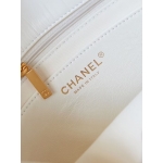 シャネル CHANEL スモール ショルダーバッグ レディース ホワイト AS4423