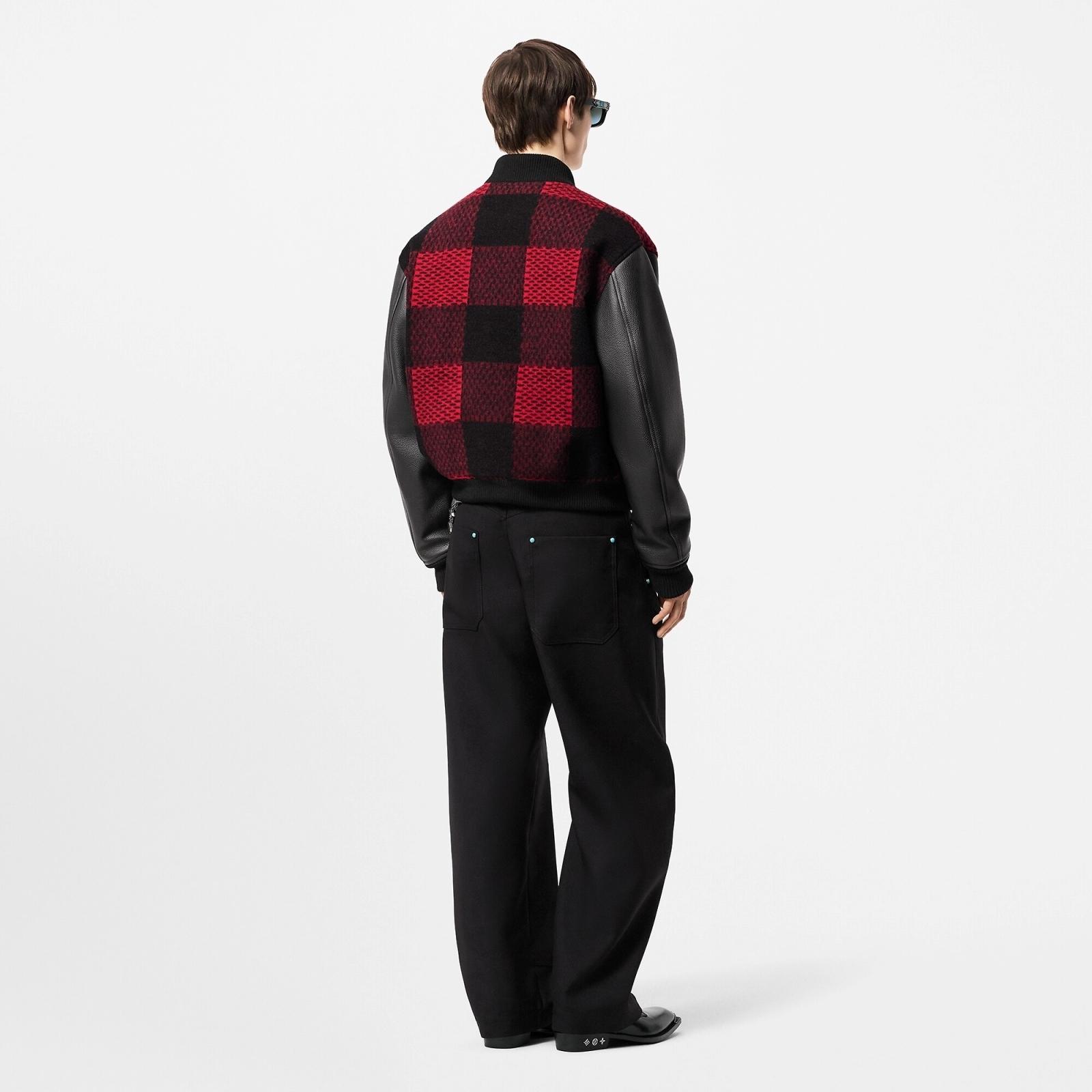 Louis Vuitton オシャレコーデ ブルゾン ダミエ レッド 1AFXGL