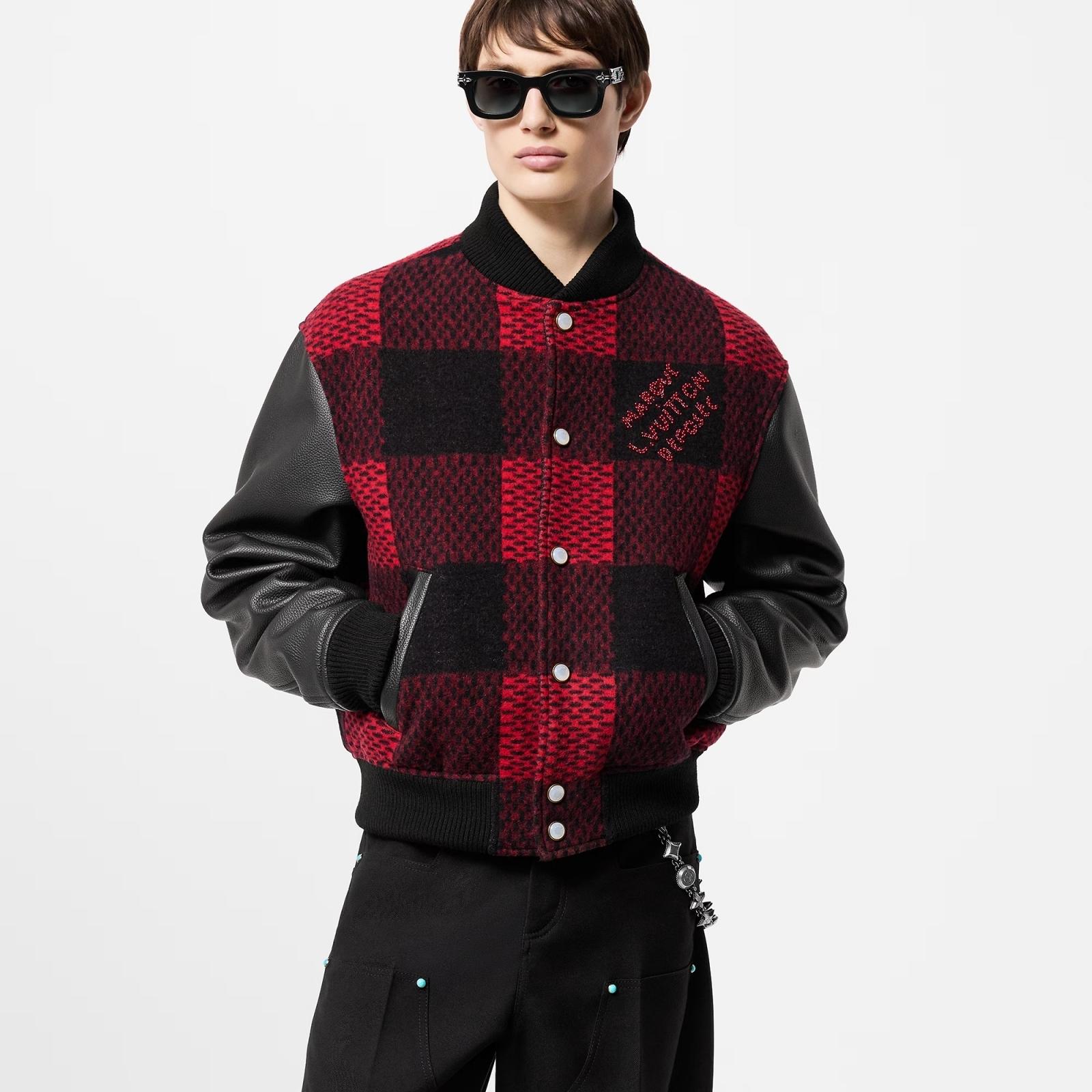 Louis Vuitton オシャレコーデ ブルゾン ダミエ レッド 1AFXGL